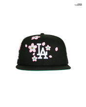 画像をギャラリービューアに読み込む, Takashi Murakami + MLB World Tour Tokyo Series 2025 New Era 59Fifty Dodgers Fitted Hat Black (10月上旬頃より順次発送)
